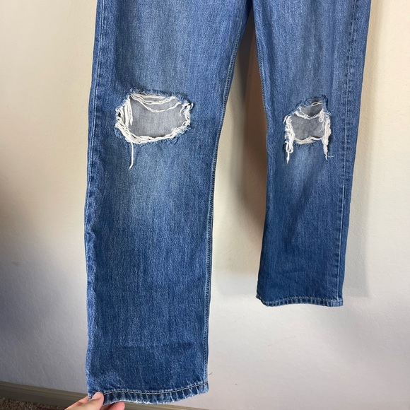 Levi’s Low Pro Straight Distressed Busted Knee Jeans Womens Size 32 Dark Wash - Picture 7 of 8